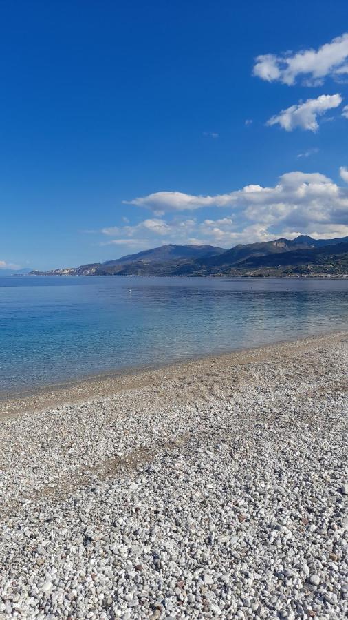 Akrata Rose Garden Apartments I Paralia Akratas Bagian luar foto